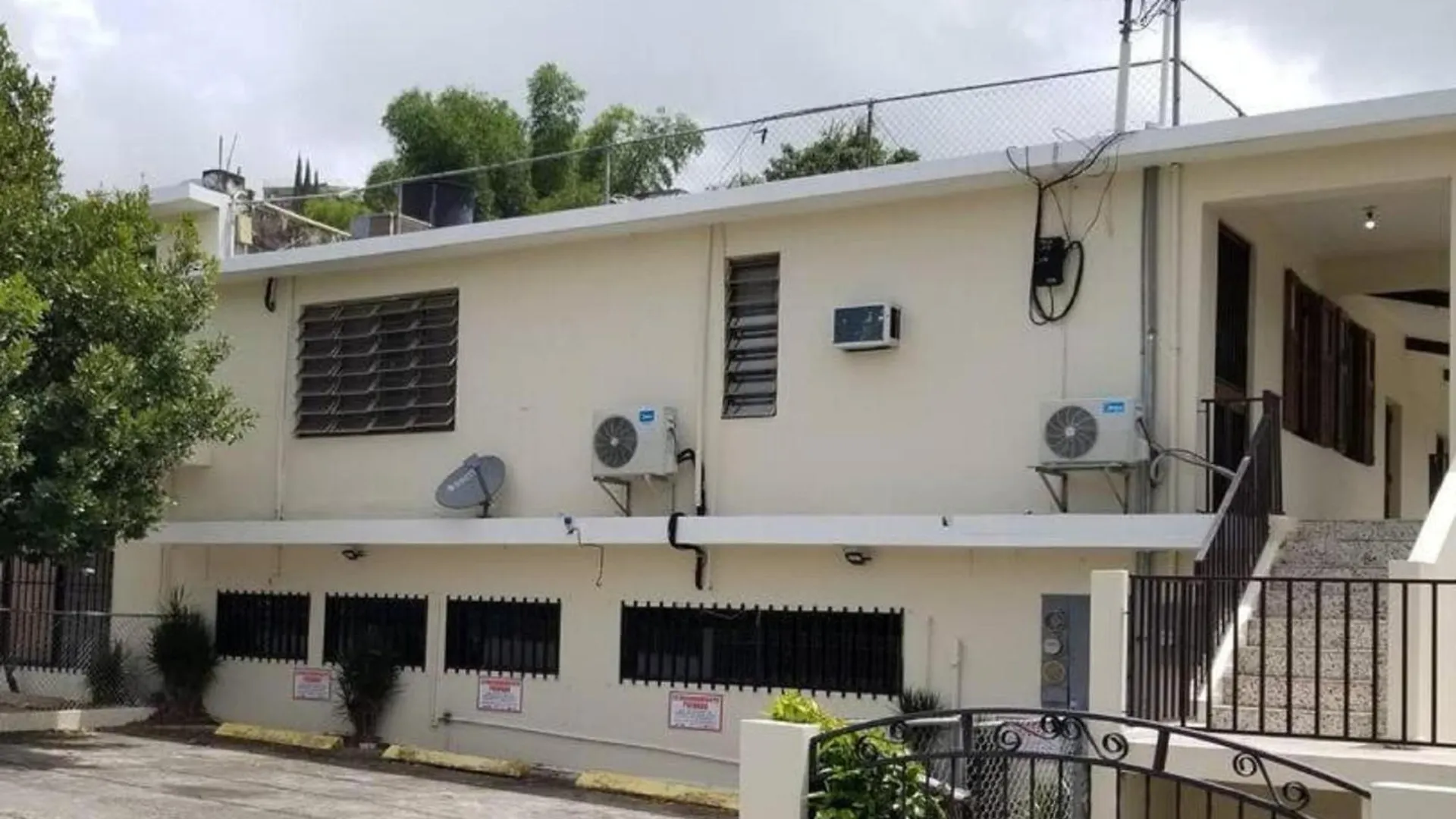Jayuya Cozy Aparment With Wi-Fi, Free Parking And Ac Apartment