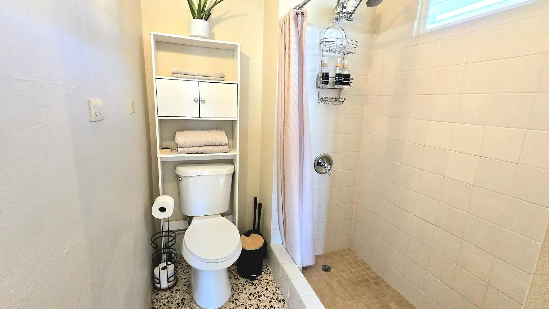 Jayuya Cozy Aparment With Wi-Fi, Free Parking And Ac Apartment